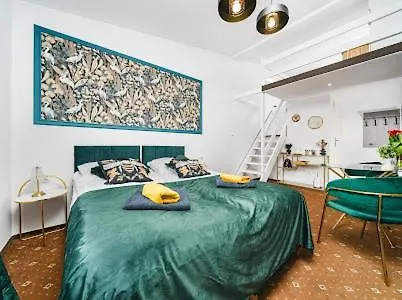 Queen Bee Old Town Appartement
